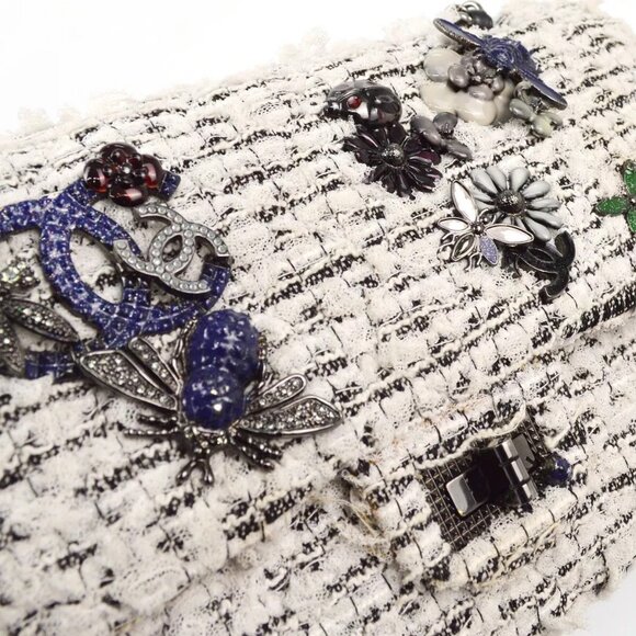 Chanel White Black Tweed 2.55 Medium Classic Double Flap Shoulder Bag XX01853 - Picture 5 of 10